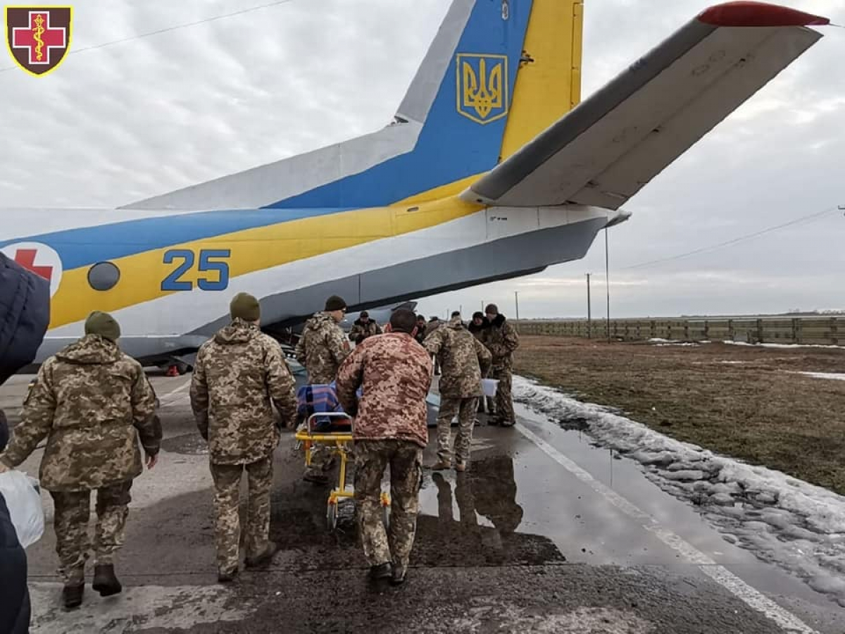 Всу самолета. ВСУ В самолете. Открыты ВСУ самолета. Украинские военные медики. Фото военных самолетов.